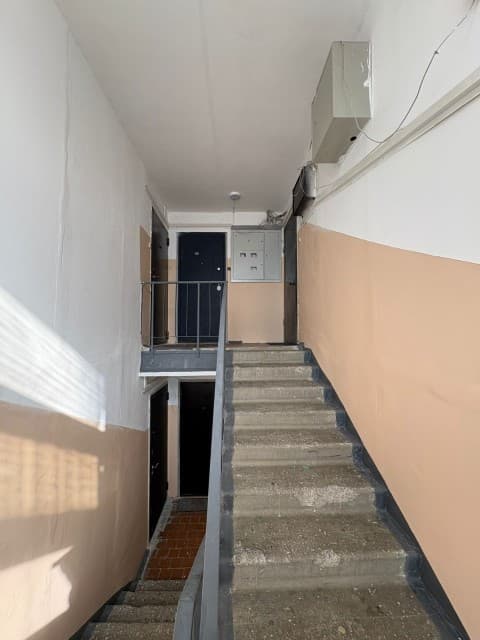 2 комн., 46 м², Блочный, Студгородок