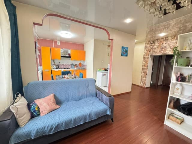 3 комн., 70 м², Блочный, Областная больница, рынок "Манньыаттаах"