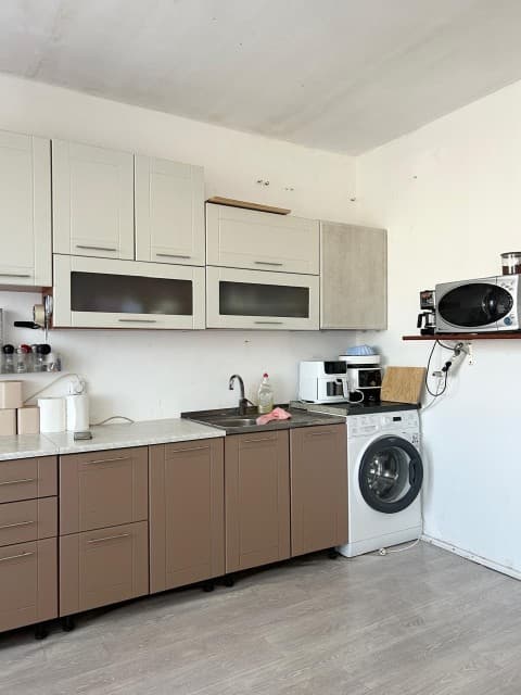 2 комн., 60 м², Блочный, Областная больница, рынок "Манньыаттаах" 5