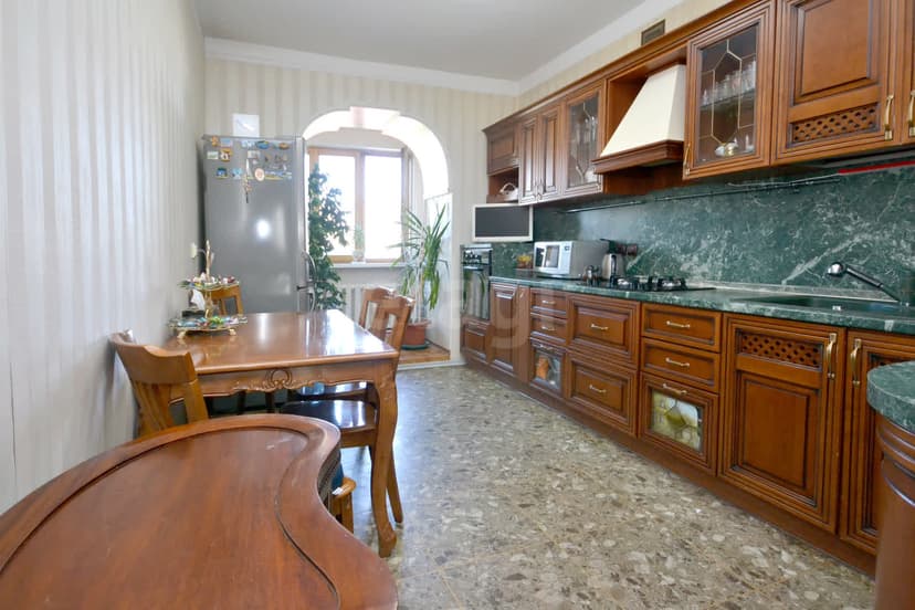 3 комн., 70 м², Инд. планировка 7
