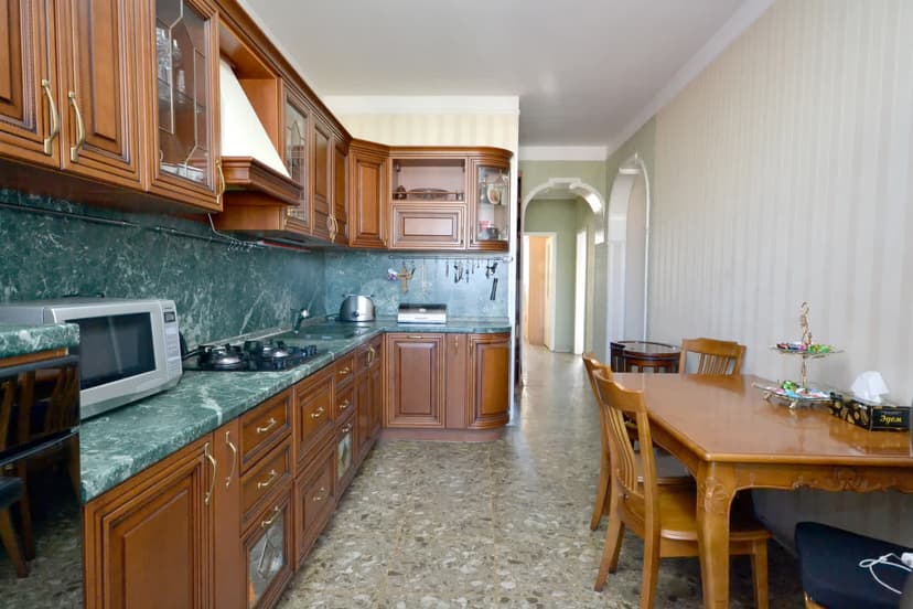 3 комн., 70 м², Инд. планировка 3