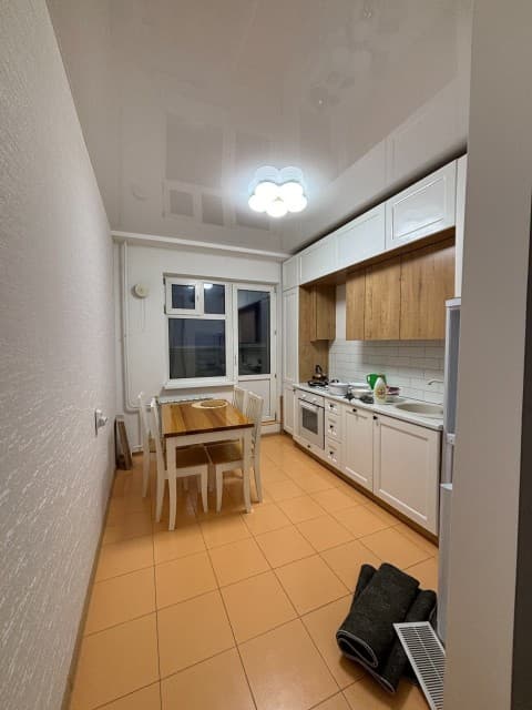 1 комн., 42 м², Блочный, Областная больница, рынок "Манньыаттаах" 2