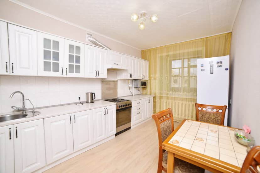 4 комн., 93 м², Инд. планировка 4