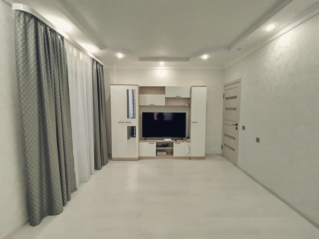 2 комн., 68 м², Монолитно-каркасный, Крестьянский рынок, стадион "Туймаада" 5