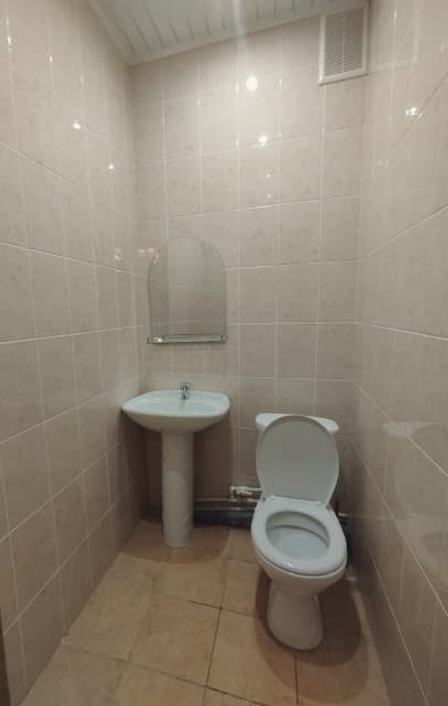 3 комн., 79 м², Сталинка, Центр - район пл. Орджоникидзе 15
