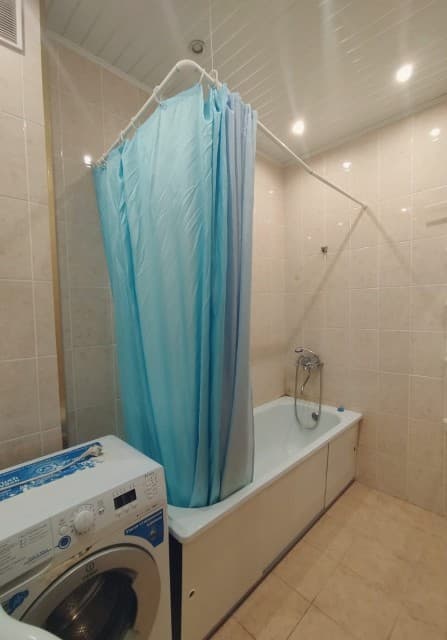 3 комн., 79 м², Сталинка, Центр - район пл. Орджоникидзе 16