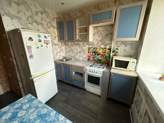 1 комн., 35 м², Блочный, Площадь Победы 2