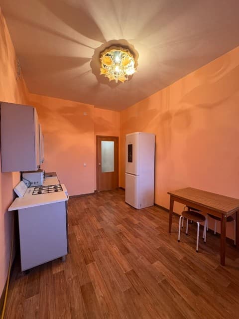 1 комн., 42 м², Блочный, Жатай 7