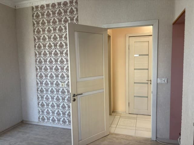 2 комн., 45 м², Блочный, Областная больница, рынок "Манньыаттаах" 3