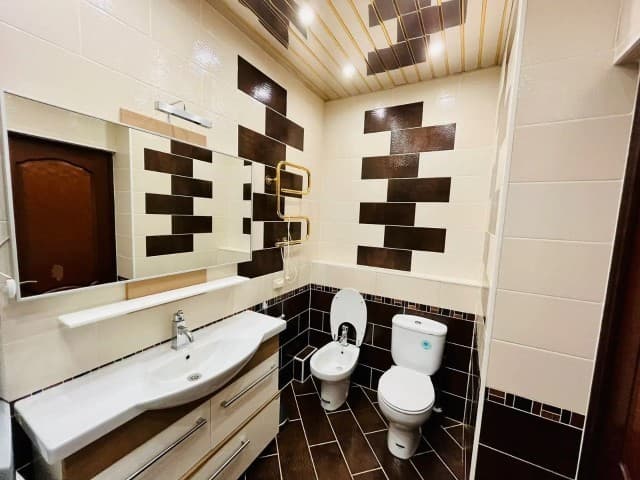 2 комн., 90 м², Инд. планировка, Дом быта 19