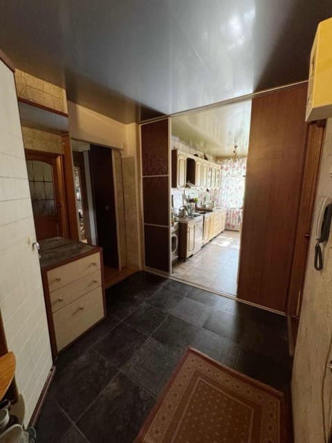 3 комн., 64 м², КПД, Областная больница, рынок "Манньыаттаах" 10