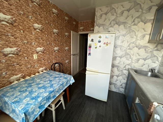 1 комн., 35 м², Блочный, Площадь Победы 3