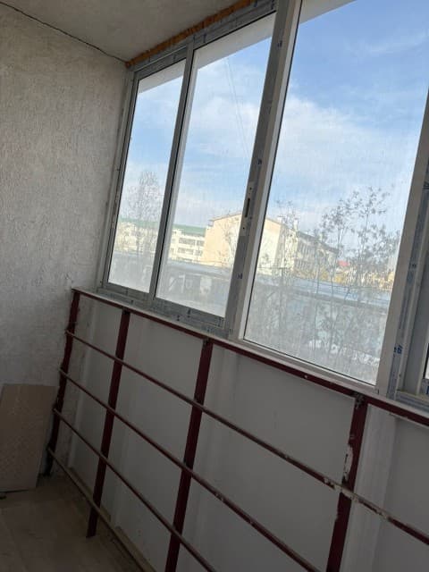 2 комн., 45 м², Блочный, Областная больница, рынок "Манньыаттаах" 11