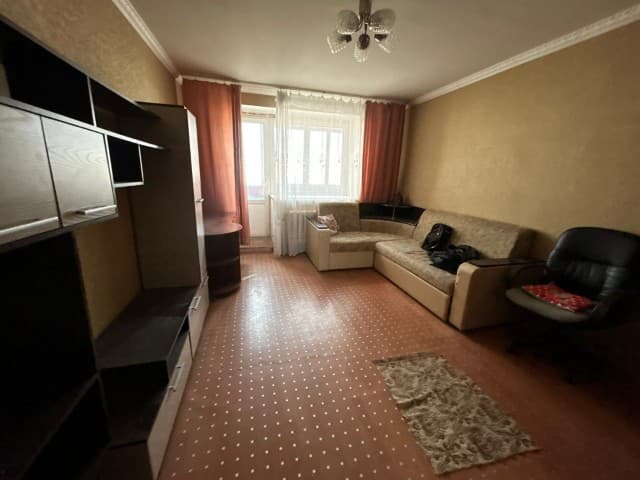 1 комн., 35 м², Блочный, Площадь Победы 5