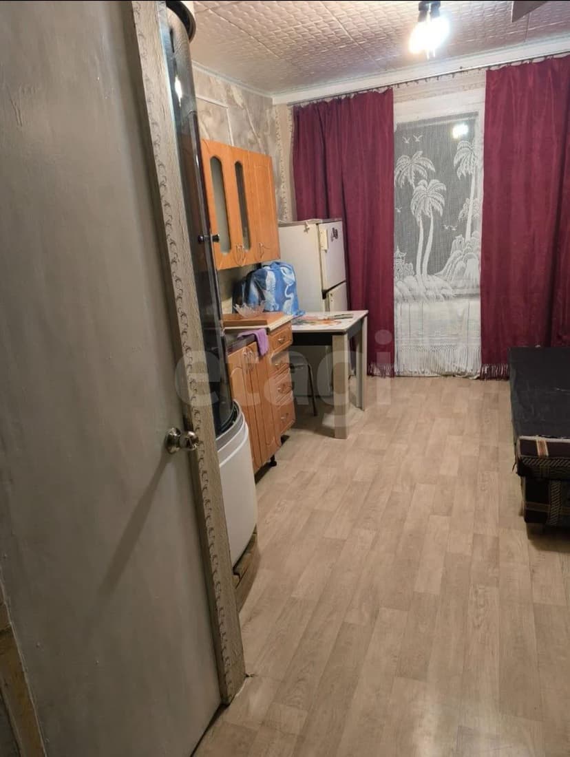 Студия, 12 м², Дерев. б/у 2