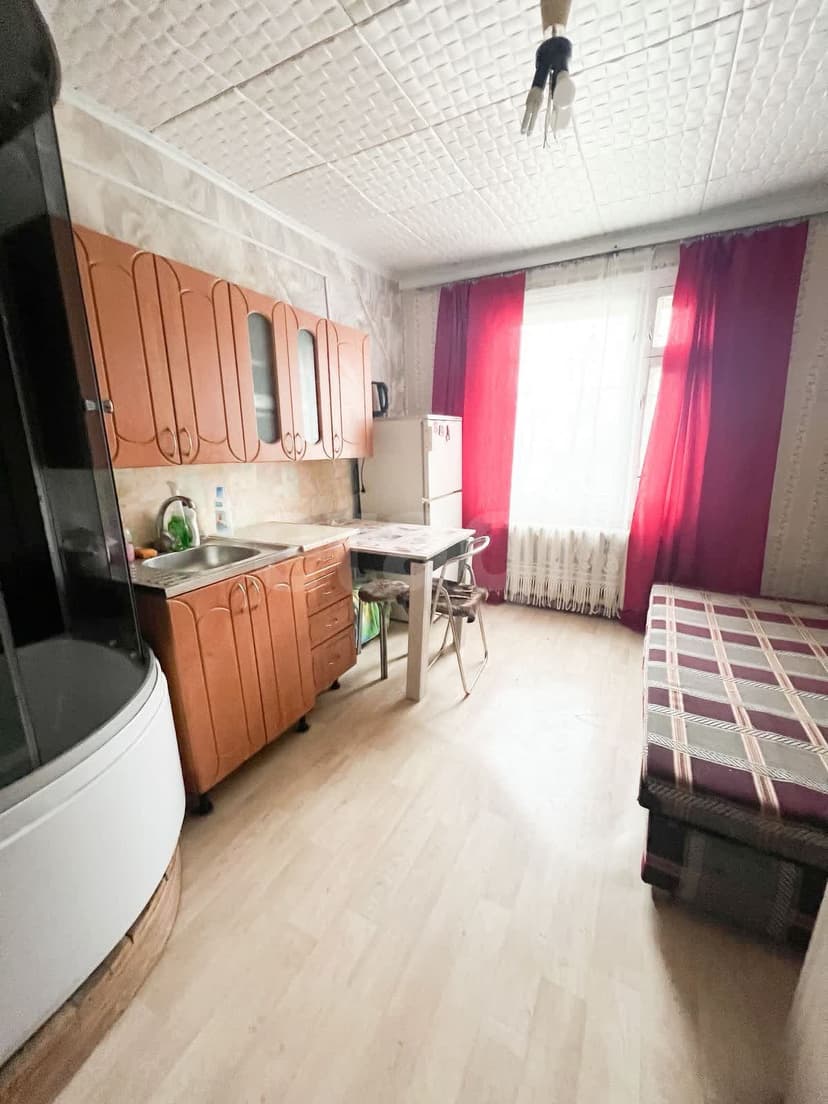 Студия, 12 м², Дерев. б/у