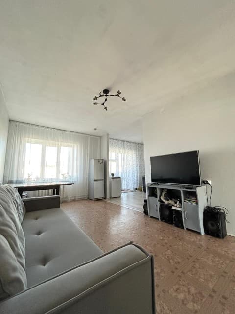 2 комн., 60 м², Блочный, Областная больница, рынок "Манньыаттаах"