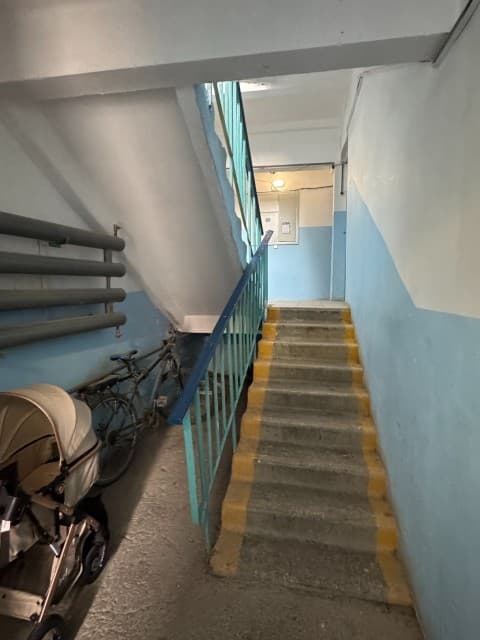 2 комн., 42 м², Блочный, Студгородок 13