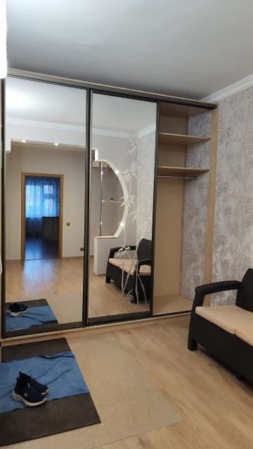 2 комн., 82 м², Инд. планировка, Областная больница, рынок "Манньыаттаах" 14