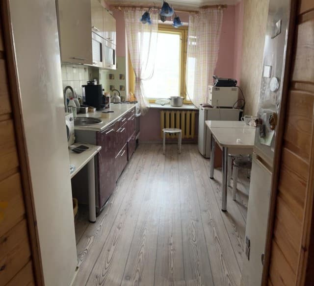 4 комн., 70 м², КПД, Авиагруппа 5