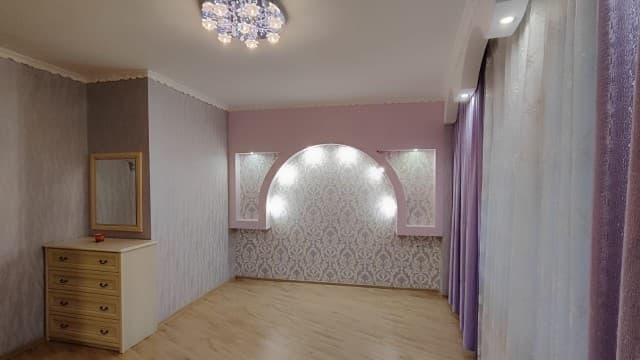 2 комн., 82 м², Инд. планировка, Областная больница, рынок "Манньыаттаах" 7