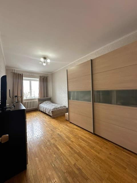 3 комн., 80 м², 112 серия, 202 мкрн. 8