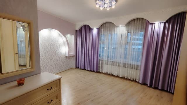 2 комн., 82 м², Инд. планировка, Областная больница, рынок "Манньыаттаах" 8
