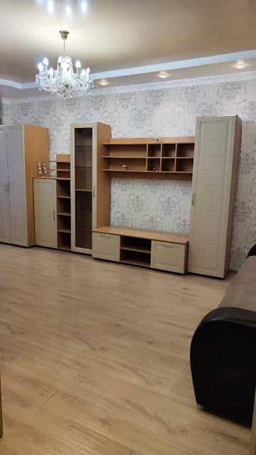 2 комн., 82 м², Инд. планировка, Областная больница, рынок "Манньыаттаах" 10