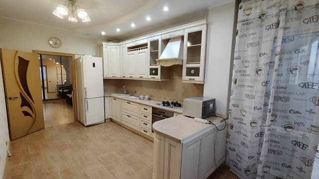 2 комн., 82 м², Инд. планировка, Областная больница, рынок "Манньыаттаах" 5