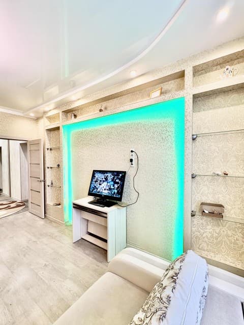 2 комн., 75 м², Инд. планировка, Крестьянский рынок, стадион "Туймаада" 3