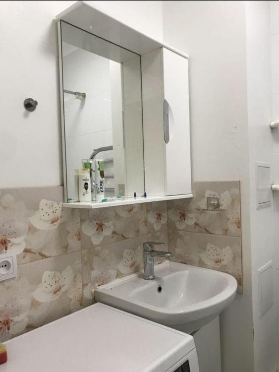 1 комн., 34 м², Блочный, Площадь Победы 5