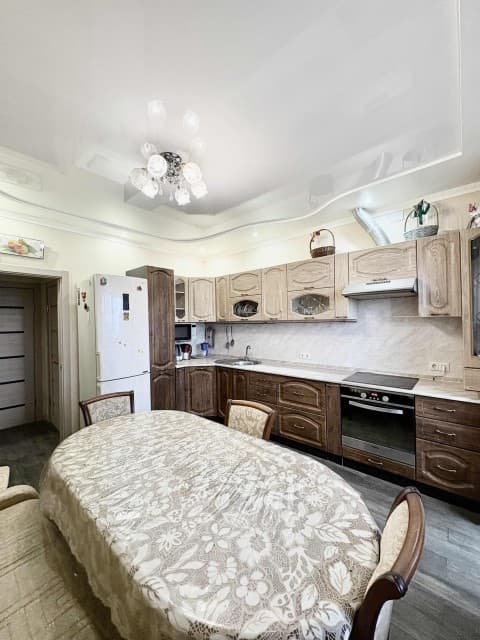 2 комн., 75 м², Инд. планировка, Крестьянский рынок, стадион "Туймаада" 12