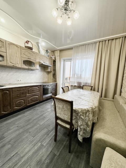 2 комн., 75 м², Инд. планировка, Крестьянский рынок, стадион "Туймаада" 10