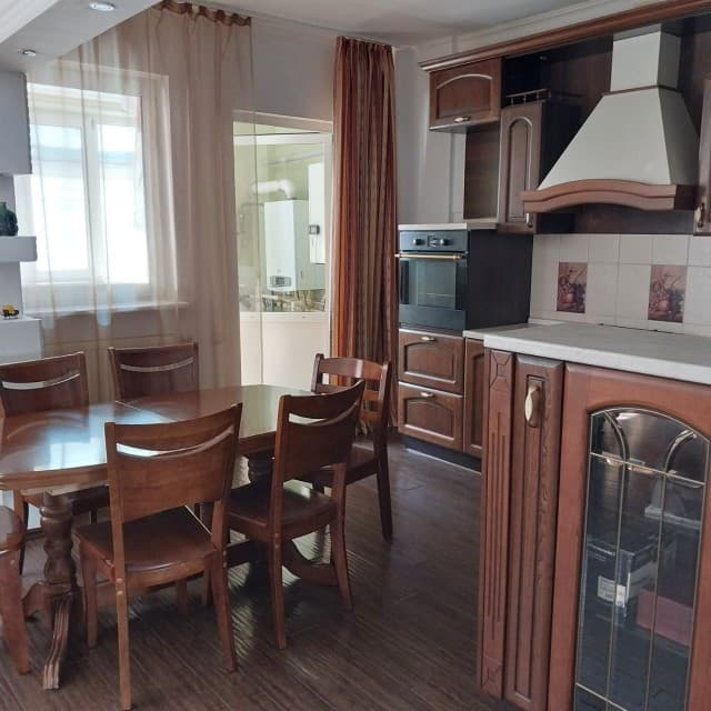 4 комн., 215 м², Монолитно-каркасный, Крестьянский рынок, стадион "Туймаада"