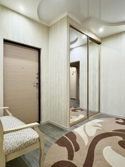 2 комн., 75 м², Инд. планировка, Крестьянский рынок, стадион "Туймаада" 15