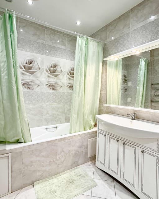 2 комн., 75 м², Инд. планировка, Крестьянский рынок, стадион "Туймаада" 17