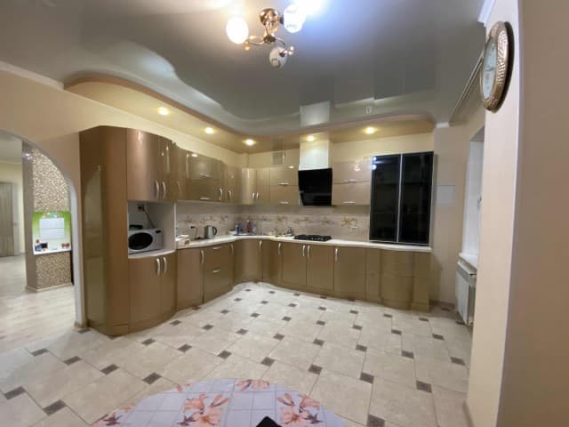 4 комн., 130 м², Монолитно-каркасный, 31 школа 5