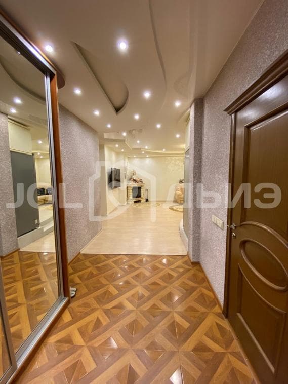 3 комн., 95 м², Блочный, Центр - район пл. Дружбы 5