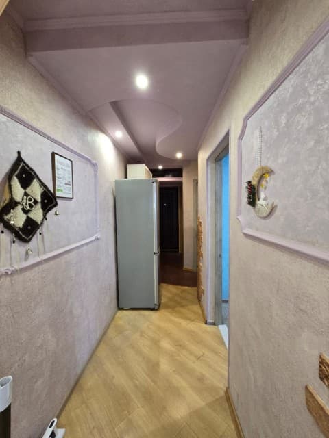 3 комн., 51 м², Блочный, Авиапорт 12