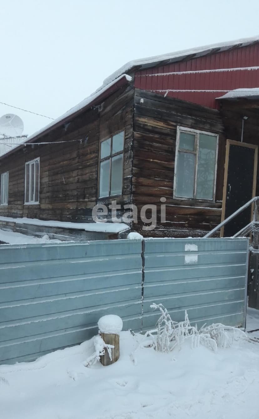 3 комн., 42 м², Дерев. б/у 3