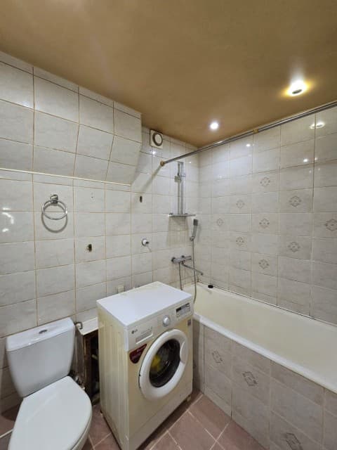 3 комн., 51 м², Блочный, Авиапорт 13