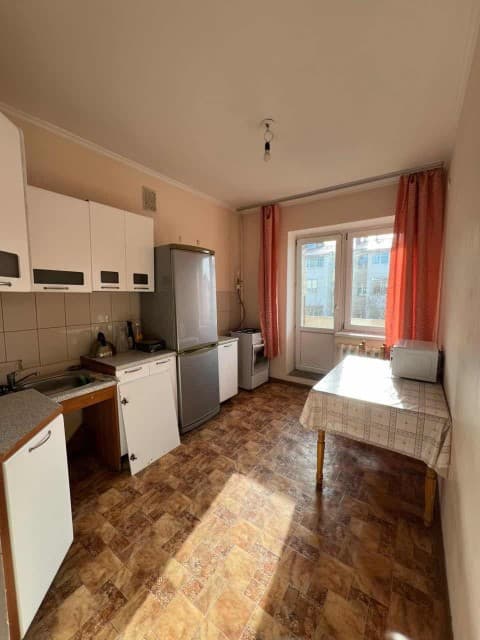 1 комн., 37 м², Инд. планировка, Областная больница, рынок "Манньыаттаах"