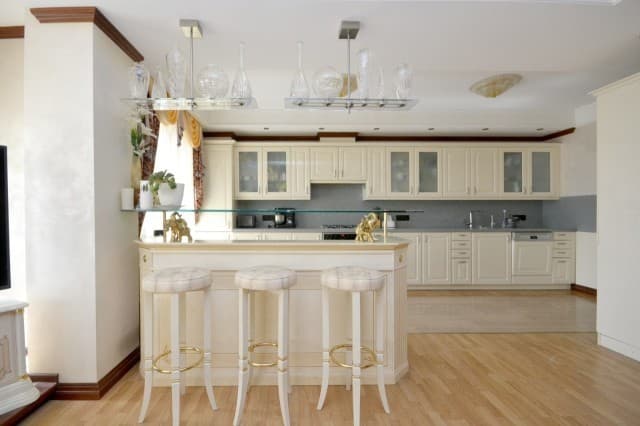 Больше 4 комн., 270 м², Инд. планировка, Центр - район пл. Ленина 11