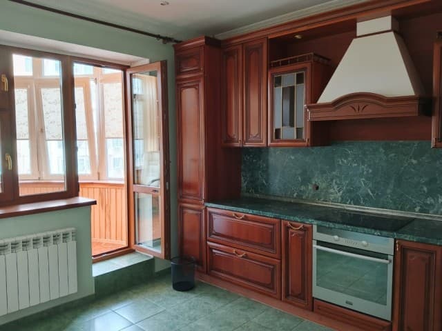 3 комн., 93 м², Монолитно-каркасный, Сахацирк 16