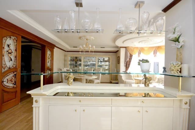Больше 4 комн., 270 м², Инд. планировка, Центр - район пл. Ленина 10