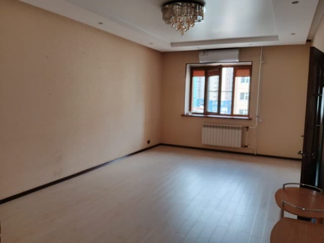 3 комн., 93 м², Монолитно-каркасный, Сахацирк 17