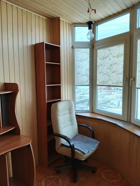 3 комн., 93 м², Монолитно-каркасный, Сахацирк 4