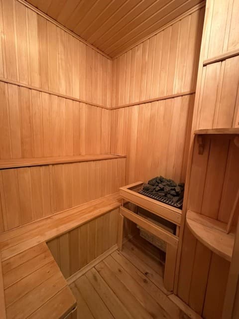 Больше 4 комн., Инд. планировка, Дом быта 15