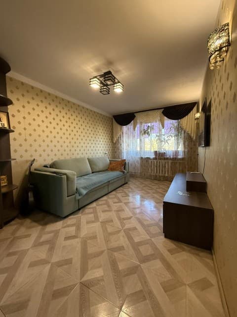 3 комн., 62 м², КПД, Дом быта 4