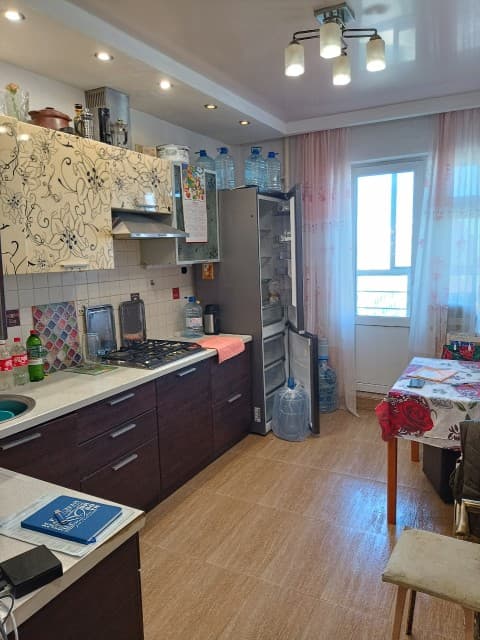 3 комн., 81 м², Монолитно-каркасный, Центр - район пл. Орджоникидзе 10